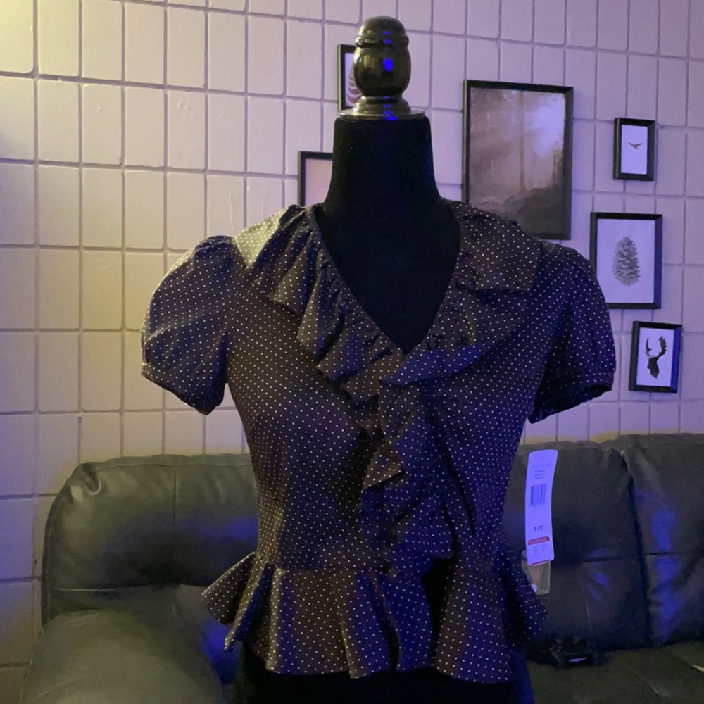 Beautiful Pin-up style ruffle Ralph Lauren blouse top